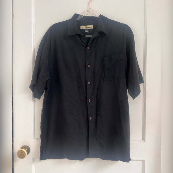 Tommy Bahama Hi Note Cafe
Embroidered Back Silk Camp Shirt in Black Size S - Picture 3 of 3